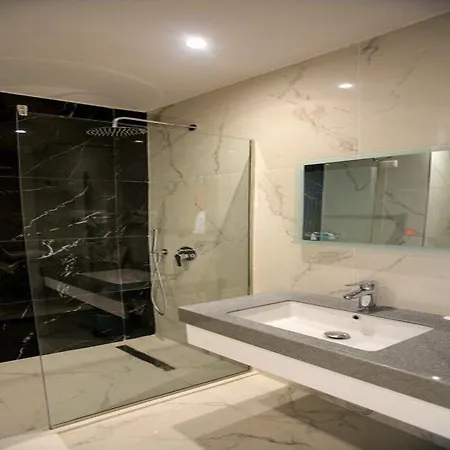 Hotel Royal G Club