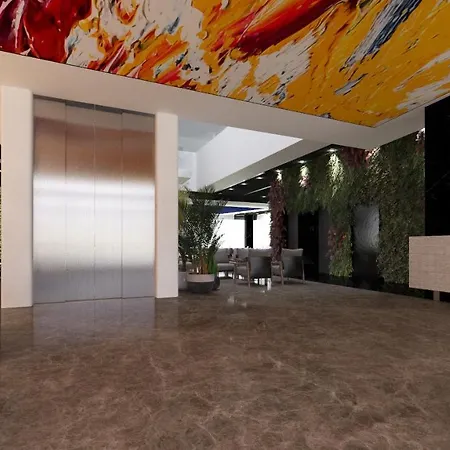 Royal G Club Hotel