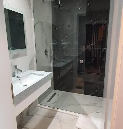 Royal G Club Qerret