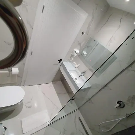 Royal G Club 5* Qerret (Tirana)